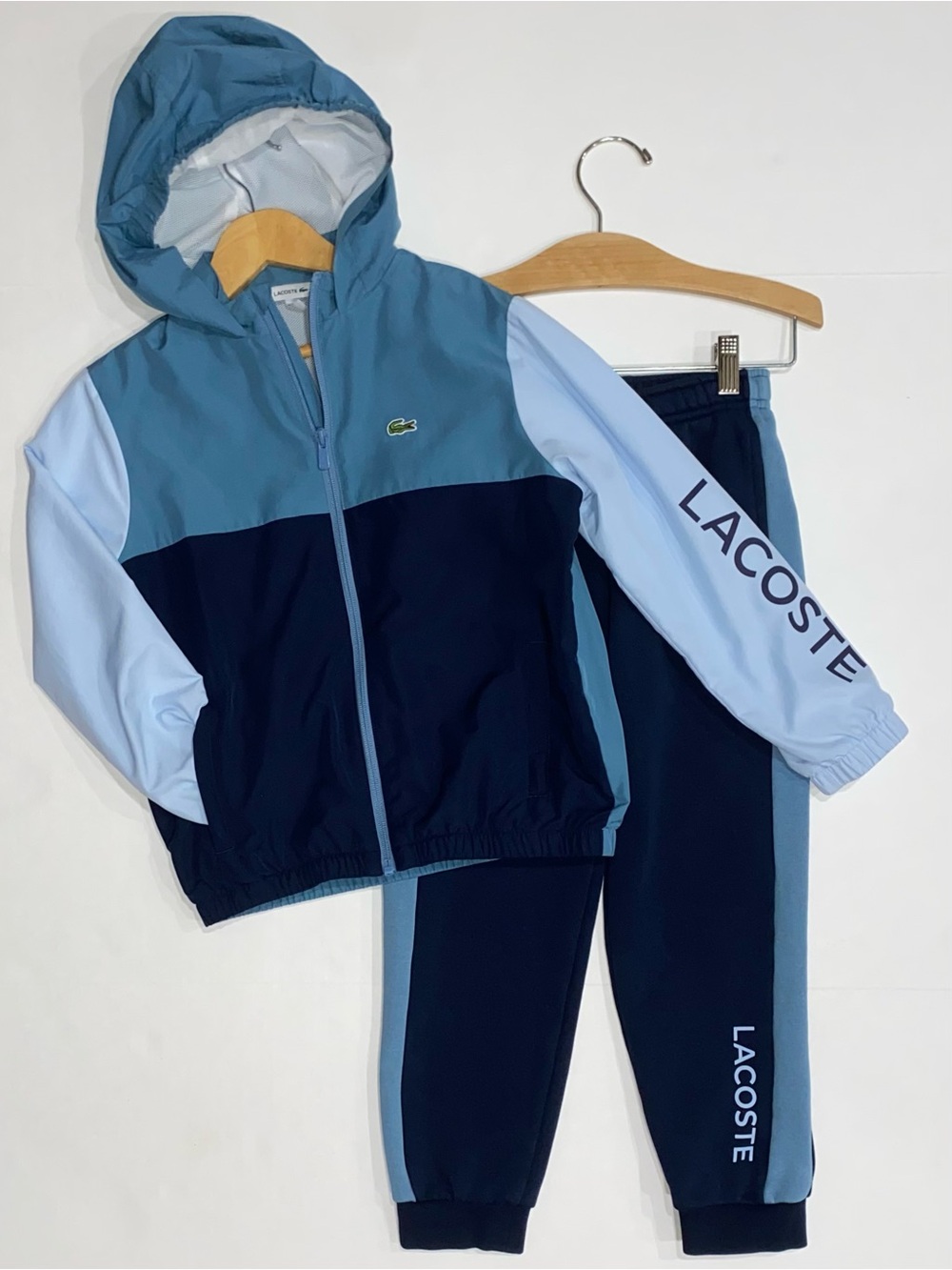 Lacoste Blue Colorblock Hooded Jacket and Sweatpants Set 128 cm Size 6/7